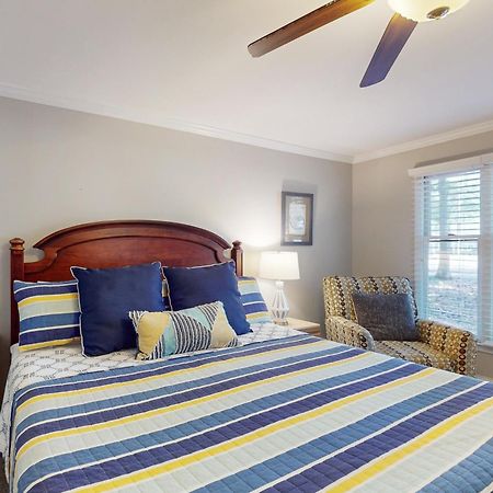 Pawleys Island Apartment Room photo