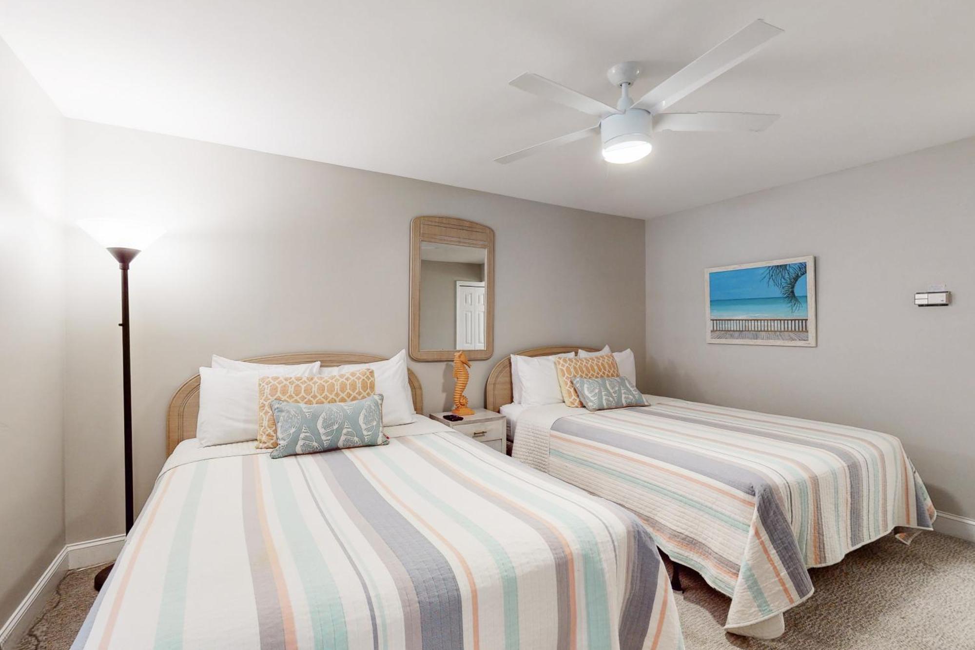Pawleys Island Apartment Room photo