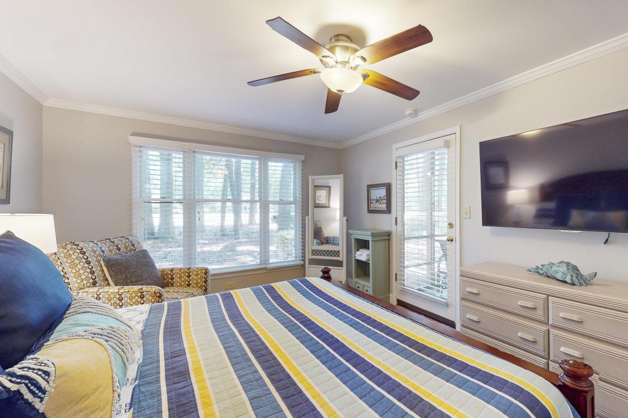 Pawleys Island Apartment Room photo